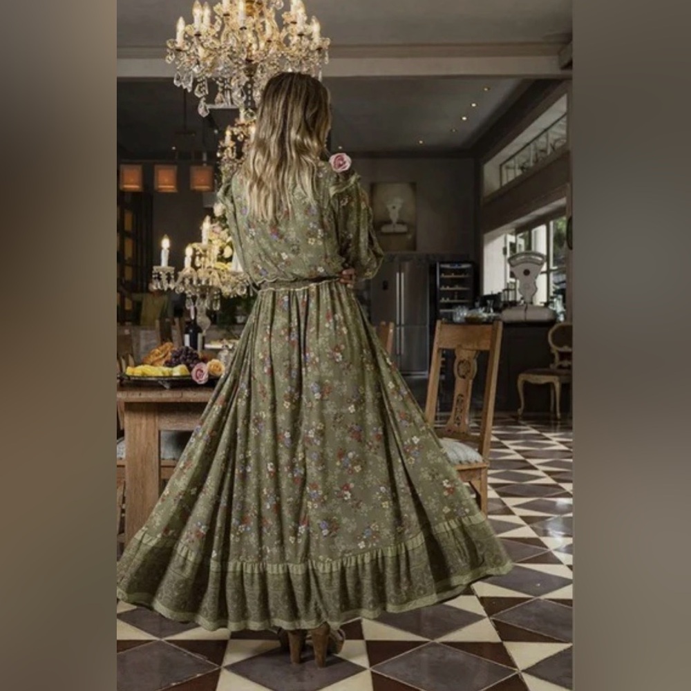 Tulle & Batiste Grace Maxi dress in Olive, 100%
Rayon Crepe Handmade - Picture 7 of 9